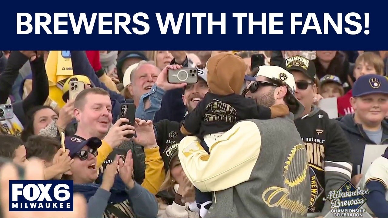Brewers Championship Parade: Fans get up-close moments with team — Bayside Sports news